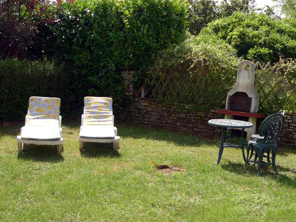 Relax in the Garden at Gite Tranquille
